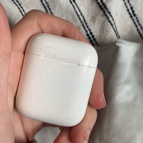 AirPods